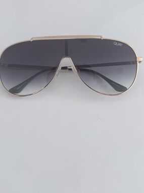 Oversized Shield Sunglasses – Gold Frame / Gradient Lens